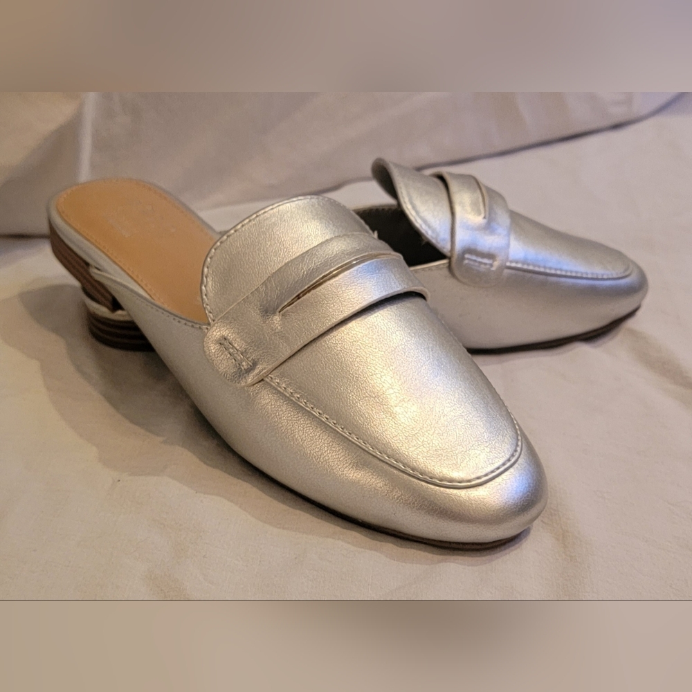 Apt. 9 NEW (without box) Metallic Silver Slides/Flats/Loafers Size 6.5